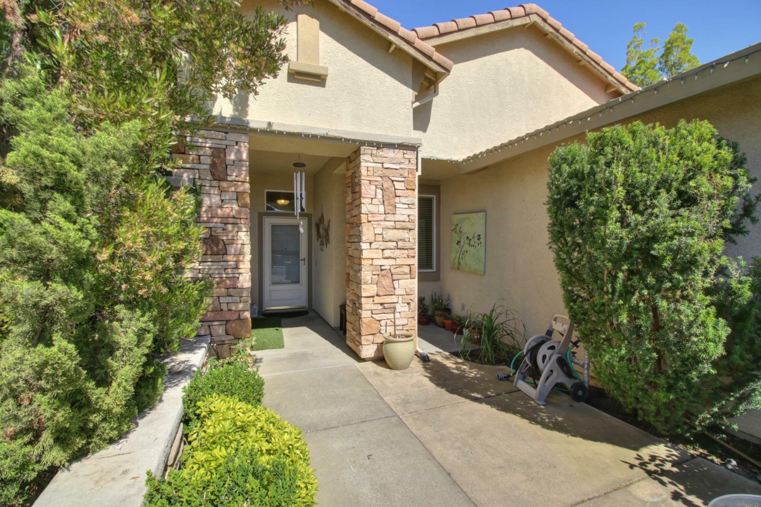 Property Photo: 554 Kilsyth Court CA 95630