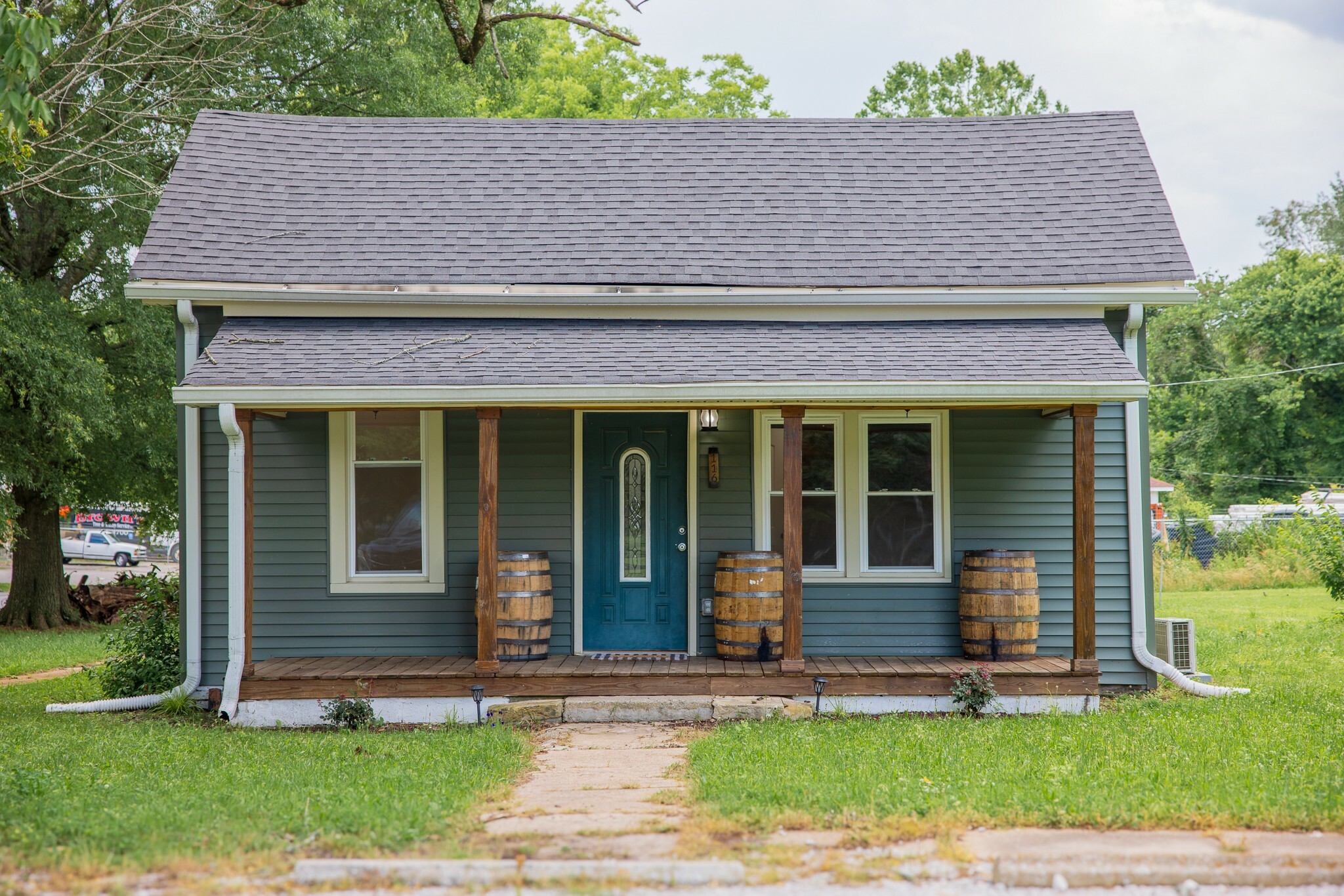 Property Photo: 116 E Warren St TN 37388