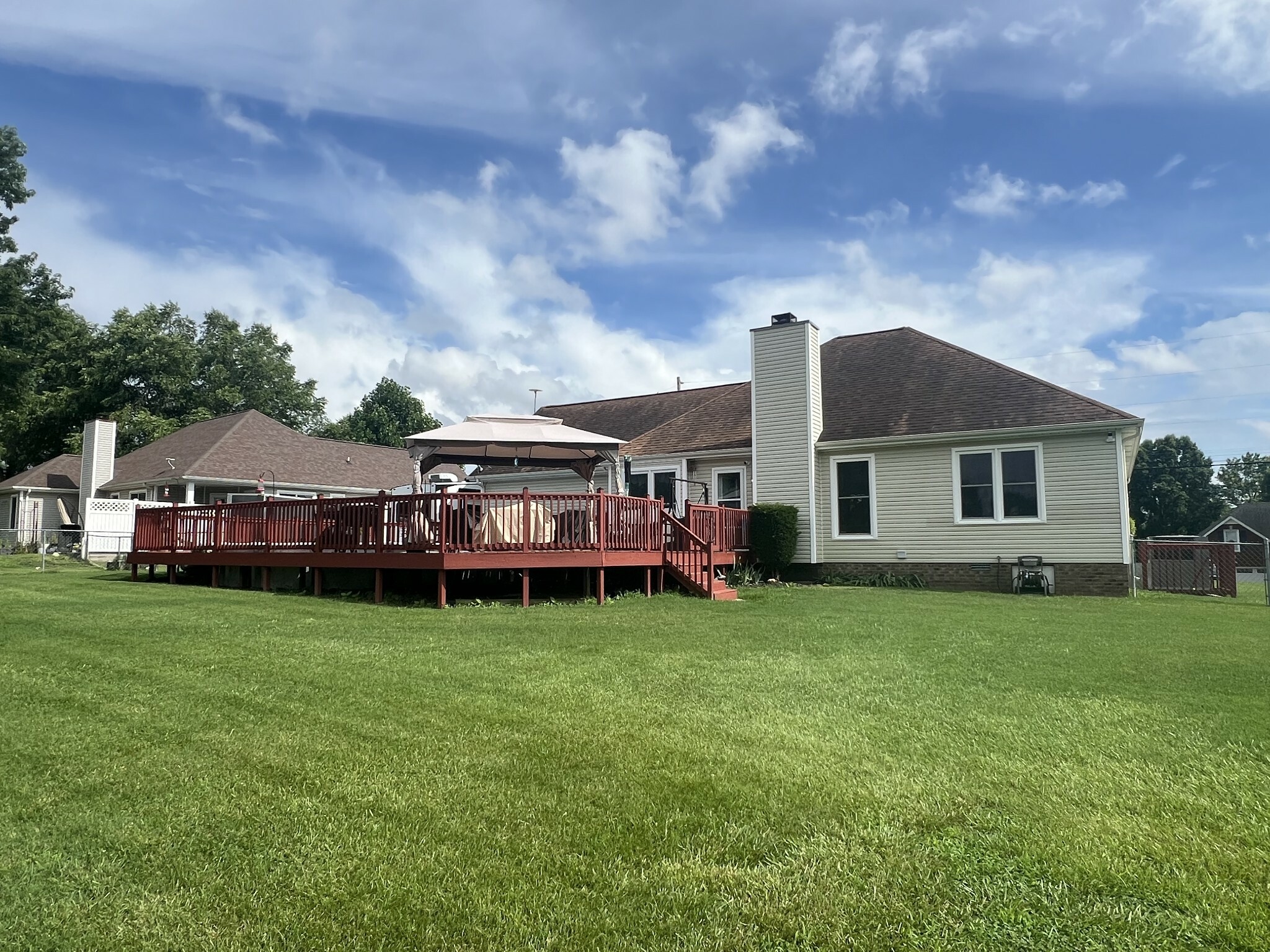 Property Photo: 627 Stonewall Ln TN 37040