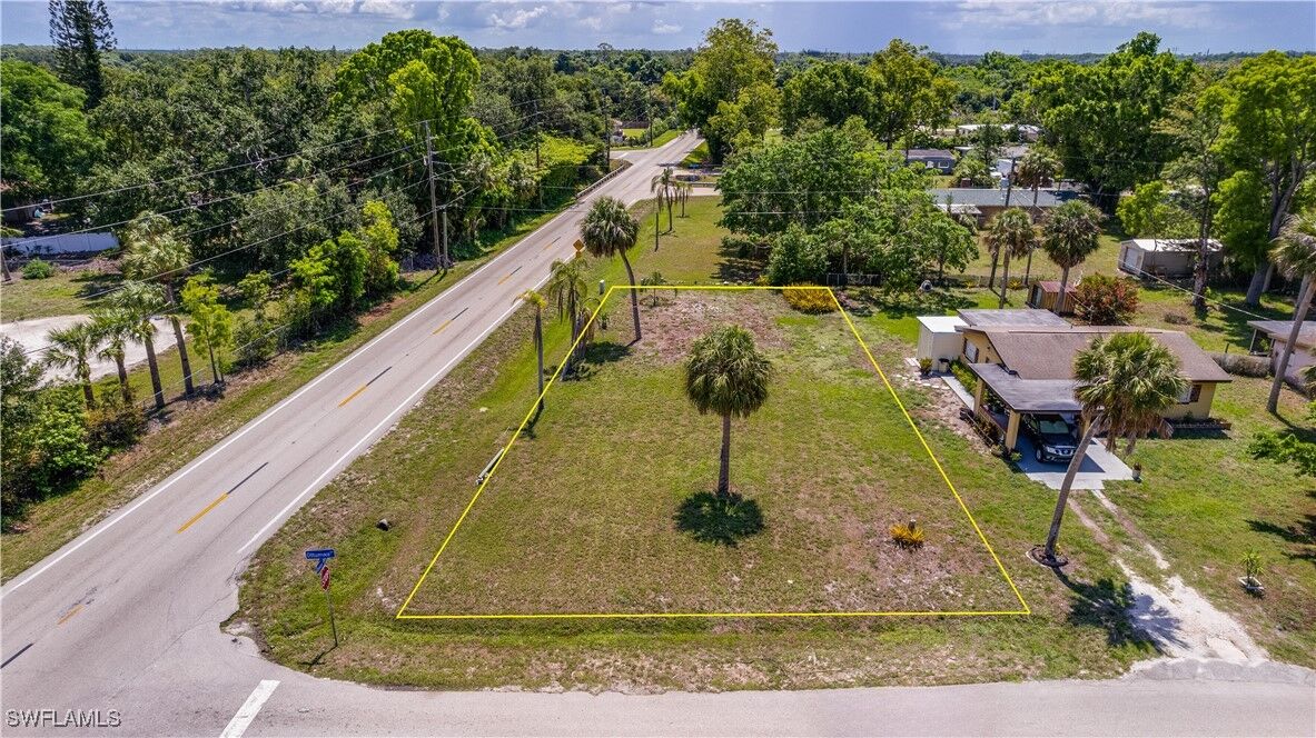 Property Photo:  335 Ottumwa Avenue  FL 33905 