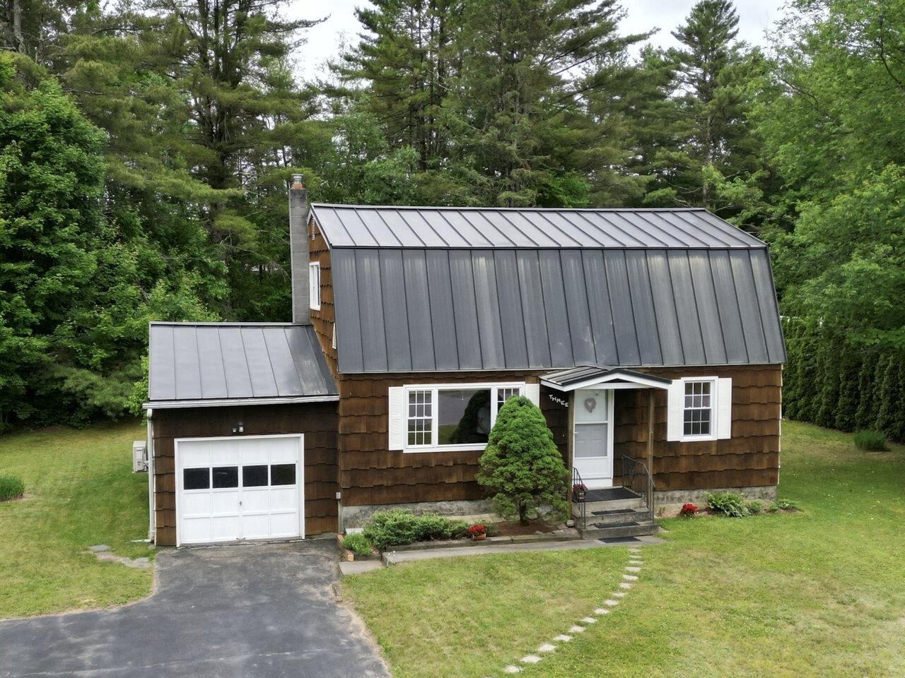 Property Photo: 3 Tanglewood Drive VT 05452