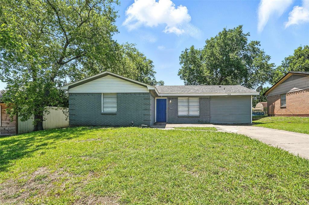 Property Photo: 1808 Del Oak Drive TX 75149