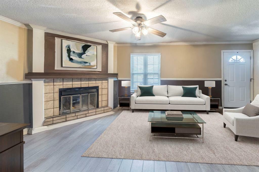 Property Photo: 929 Vedral Place 929 TX 75104