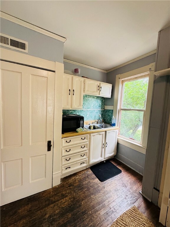 Property Photo: 1 Ridgeway Avenue AR 72632