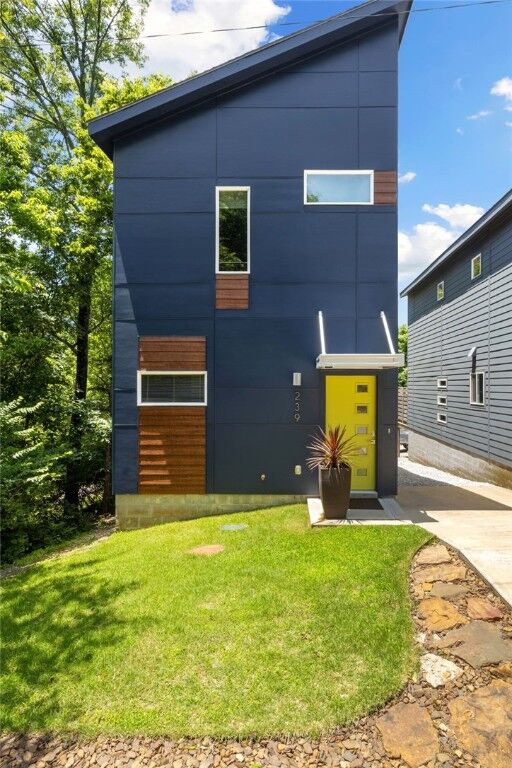 Property Photo:  239 N Fletcher Avenue  AR 72701 