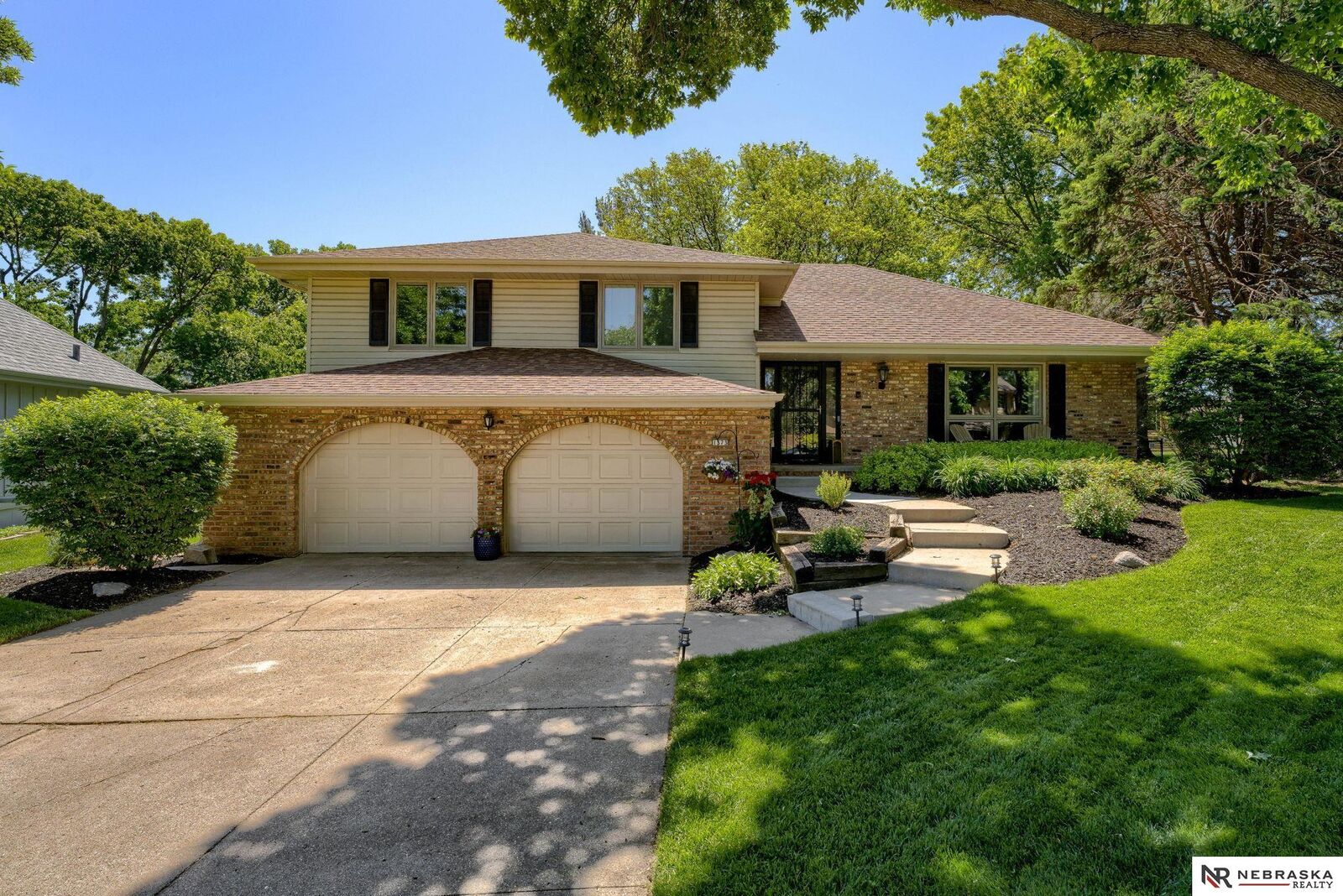 Property Photo: 1373 S 137 Avenue NE 68144
