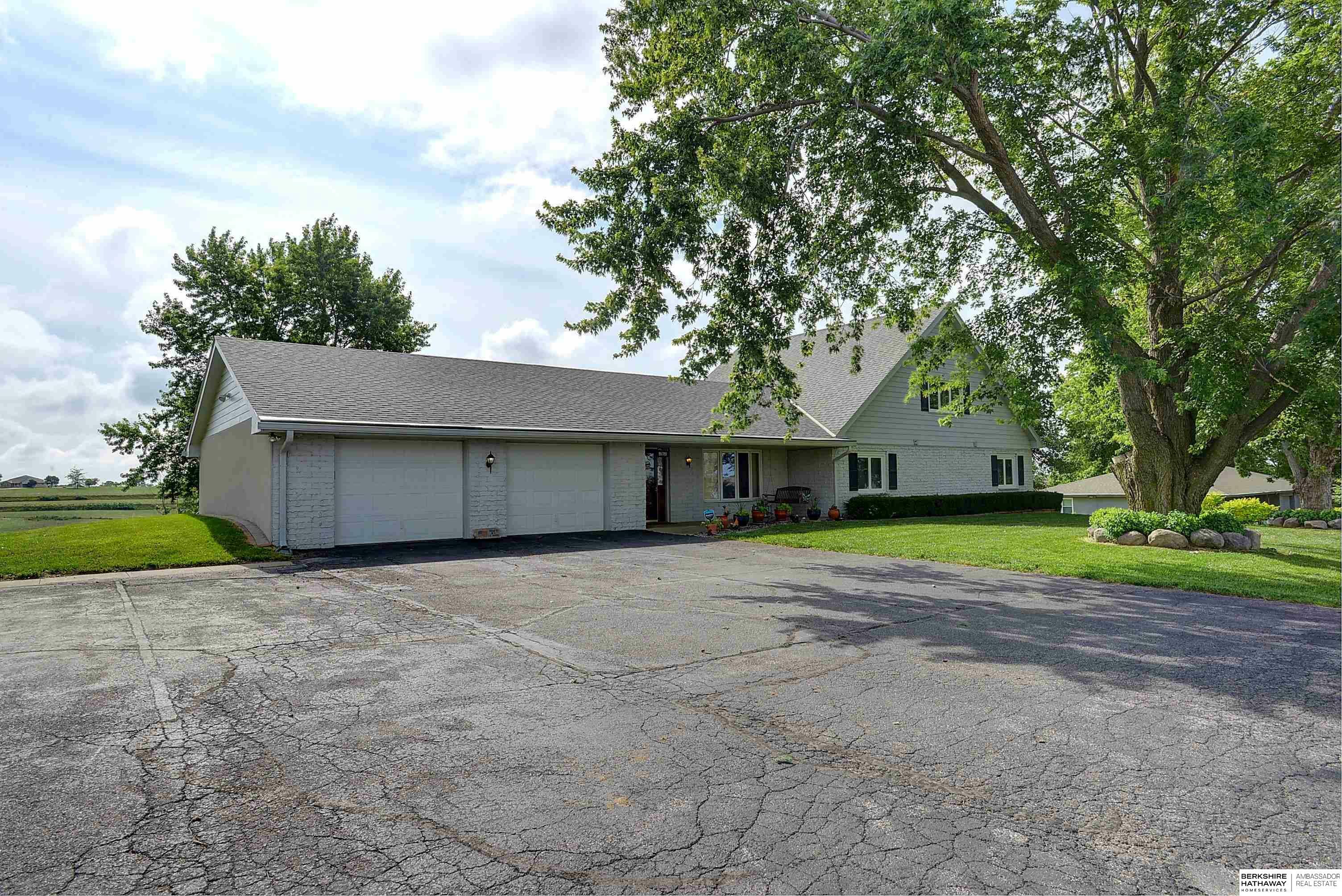 Property Photo: 9715 N 108th Street NE 68142