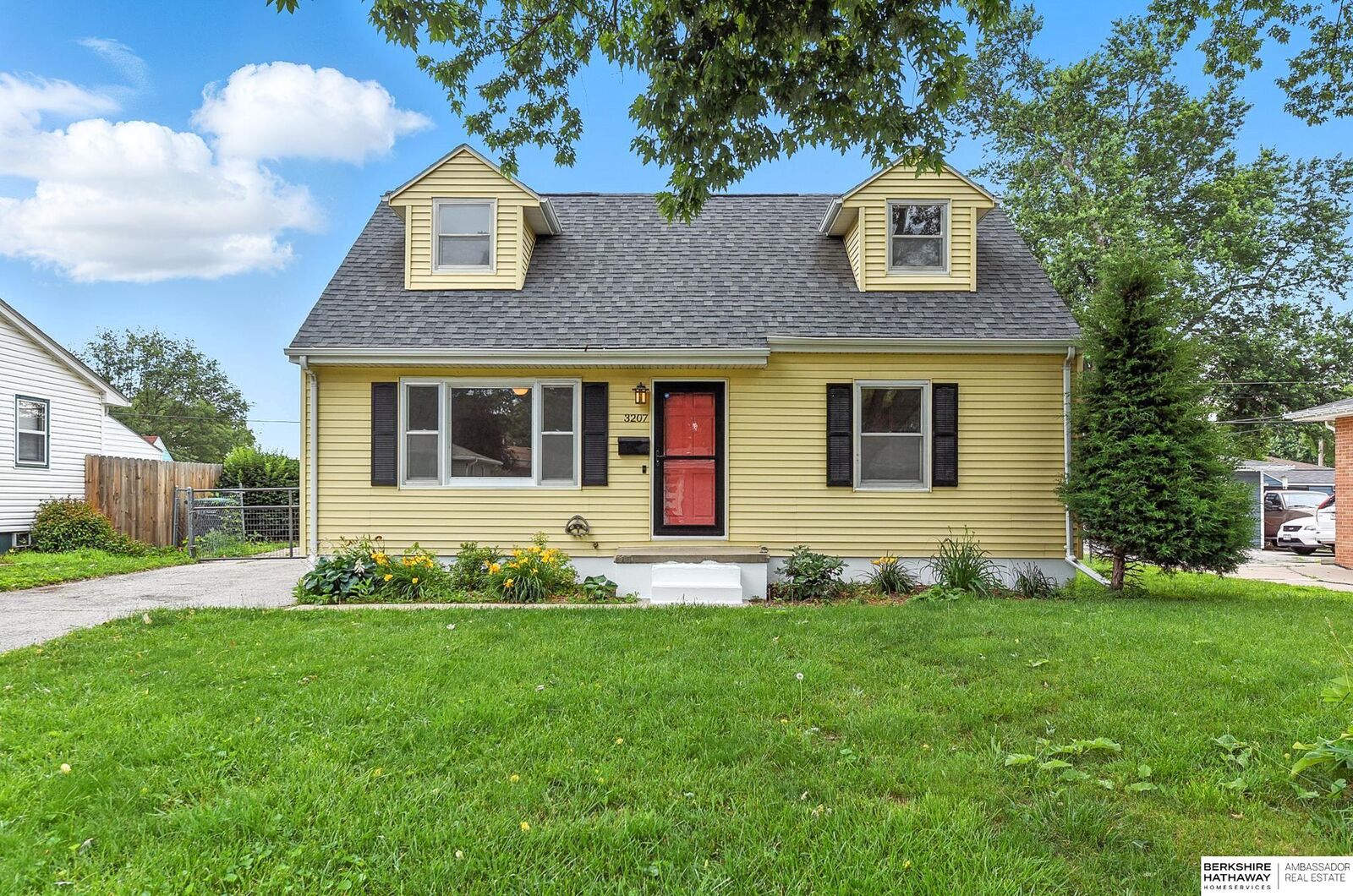 Property Photo:  3207 S 121st Street  NE 68144 