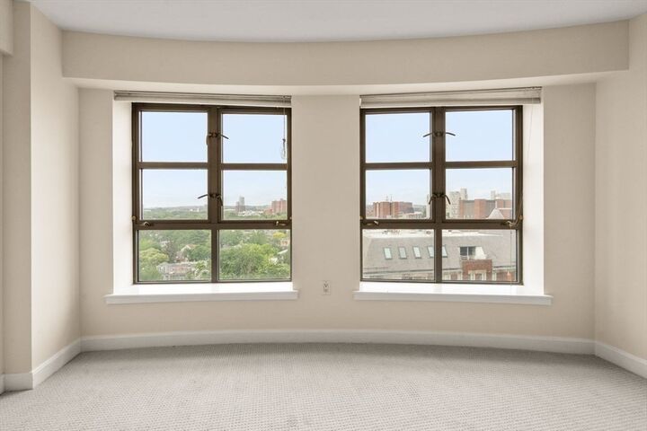Property Photo:  931 Massachusetts Ave 1003  MA 02139 