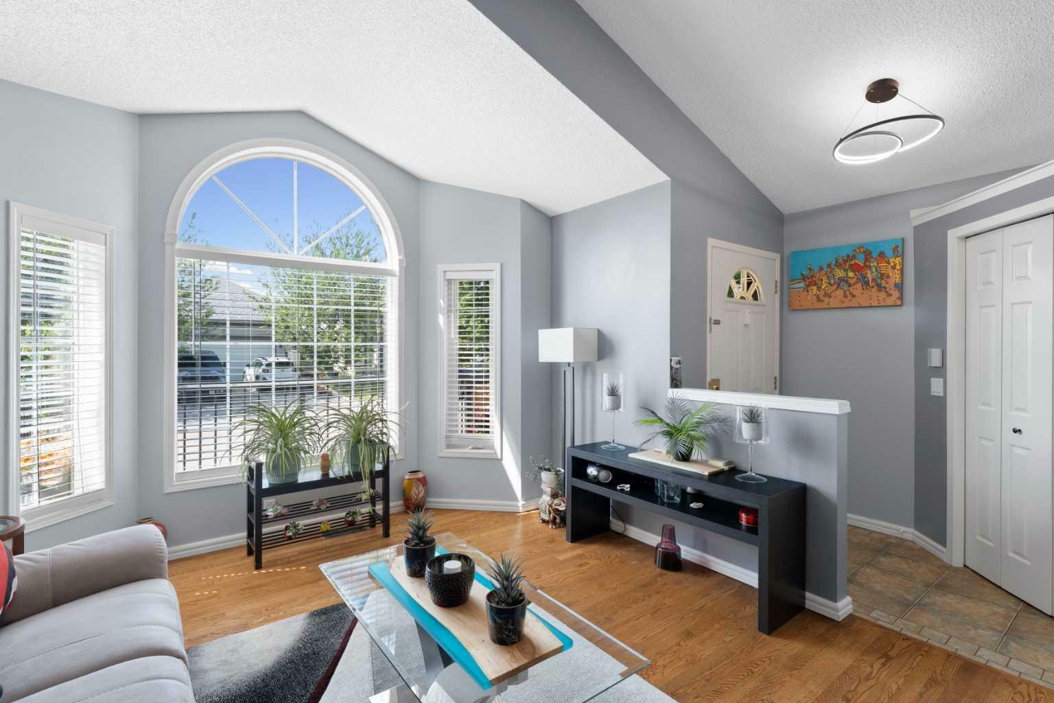 Property Photo:  175 Coverton Close NE  AB T3K 4P3 