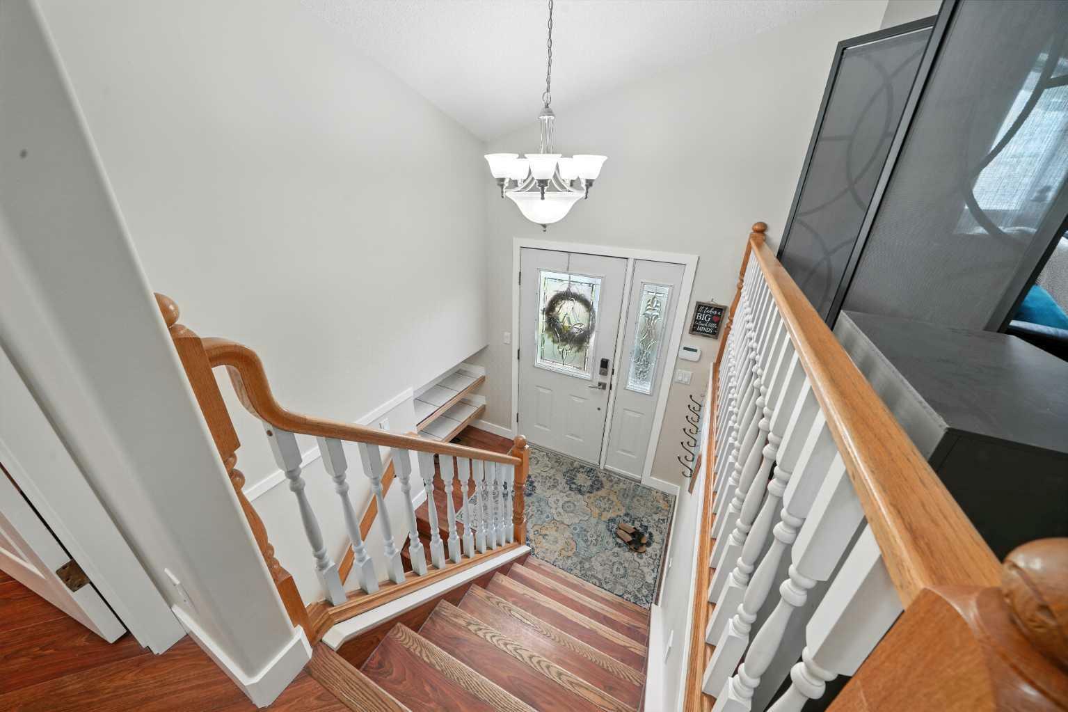 Property Photo: 7 Kemp Avenue AB T4P 3M3
