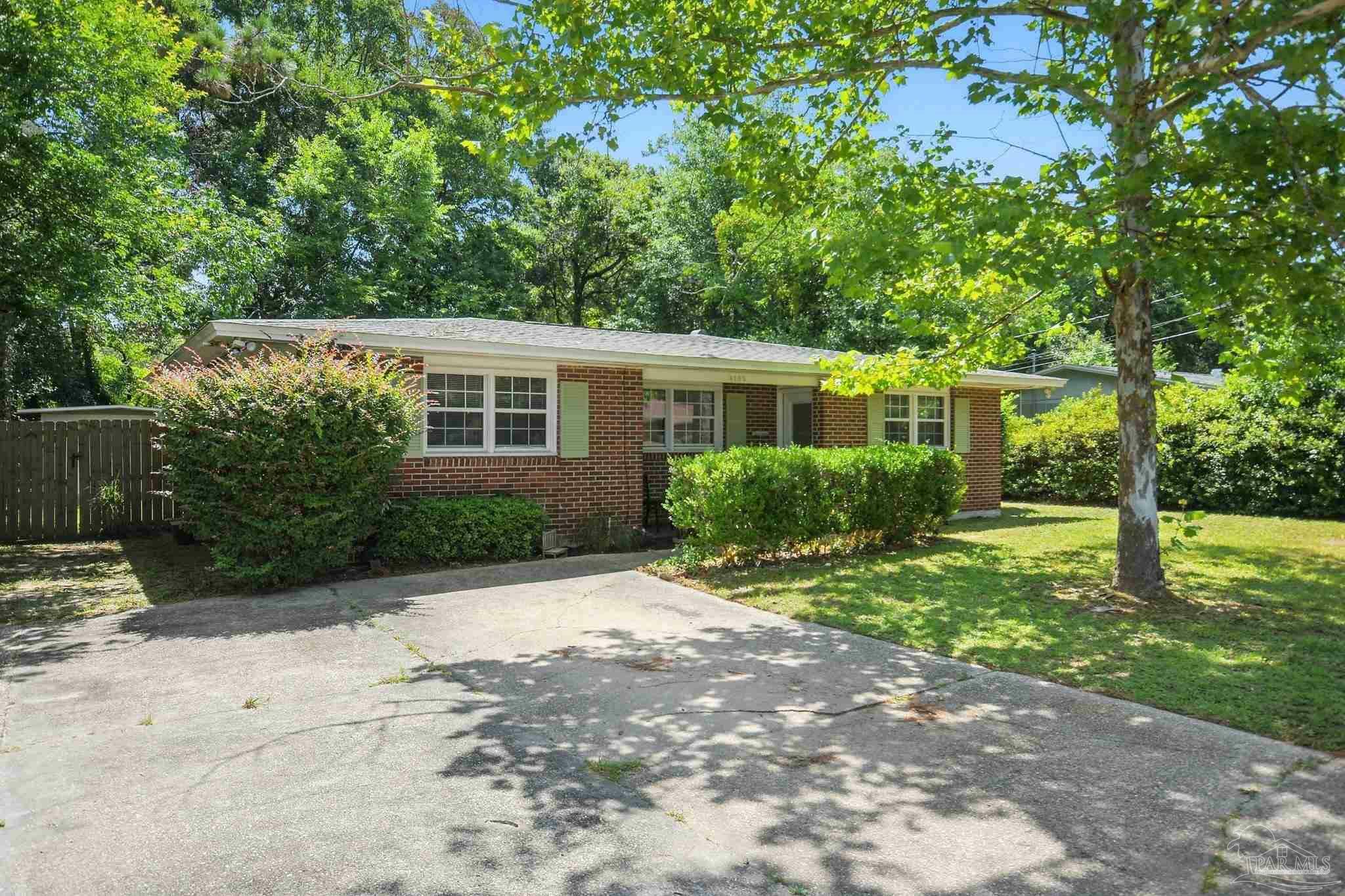 Property Photo: 6160 Keating Rd FL 32504