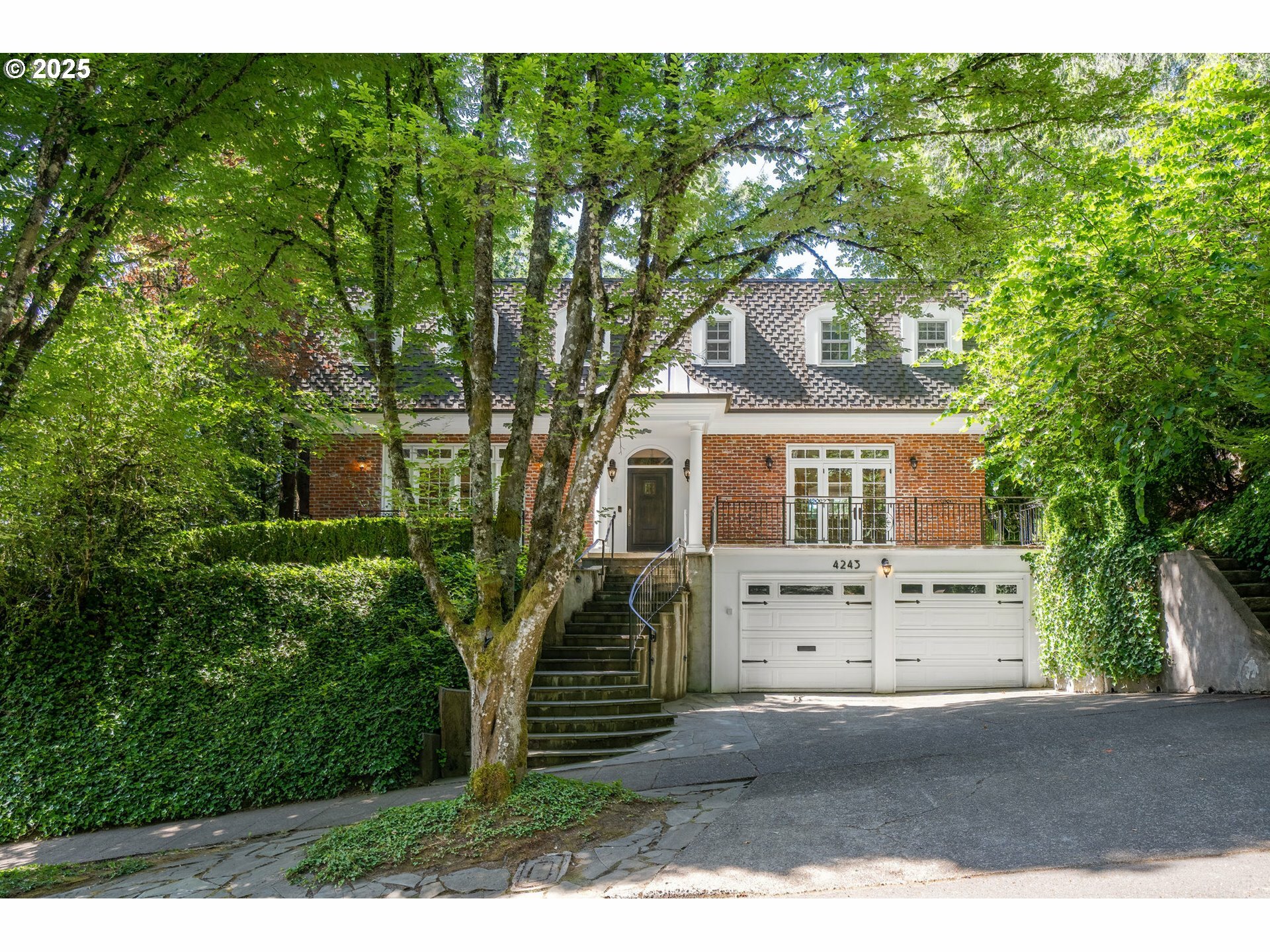 Property Photo: 4243 SW Bertha Ave OR 97239
