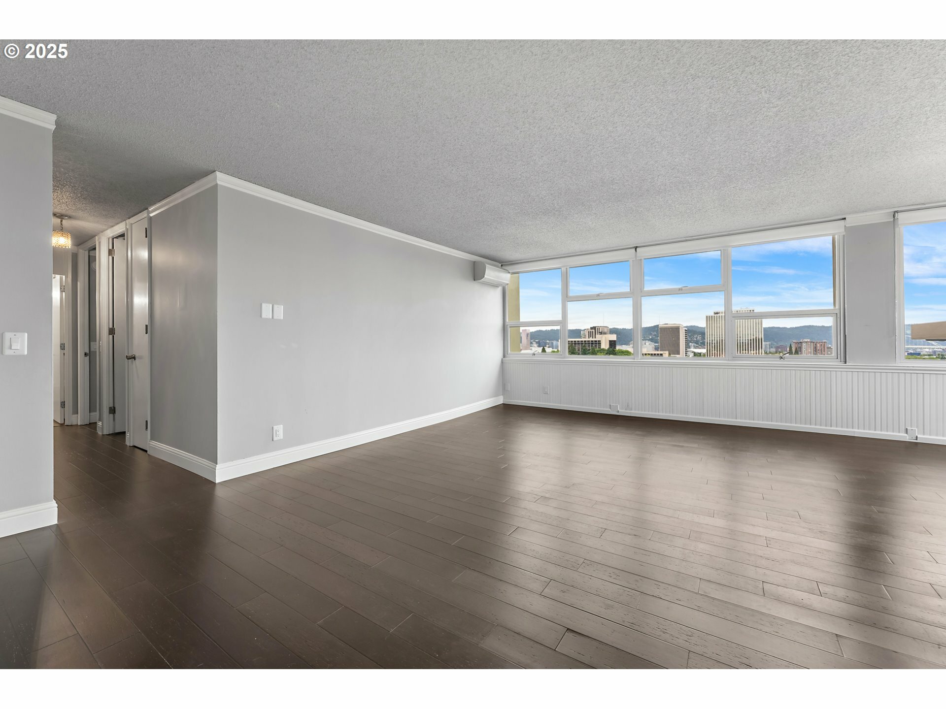Property Photo: 1220 NE 17th Ave 12B OR 97232