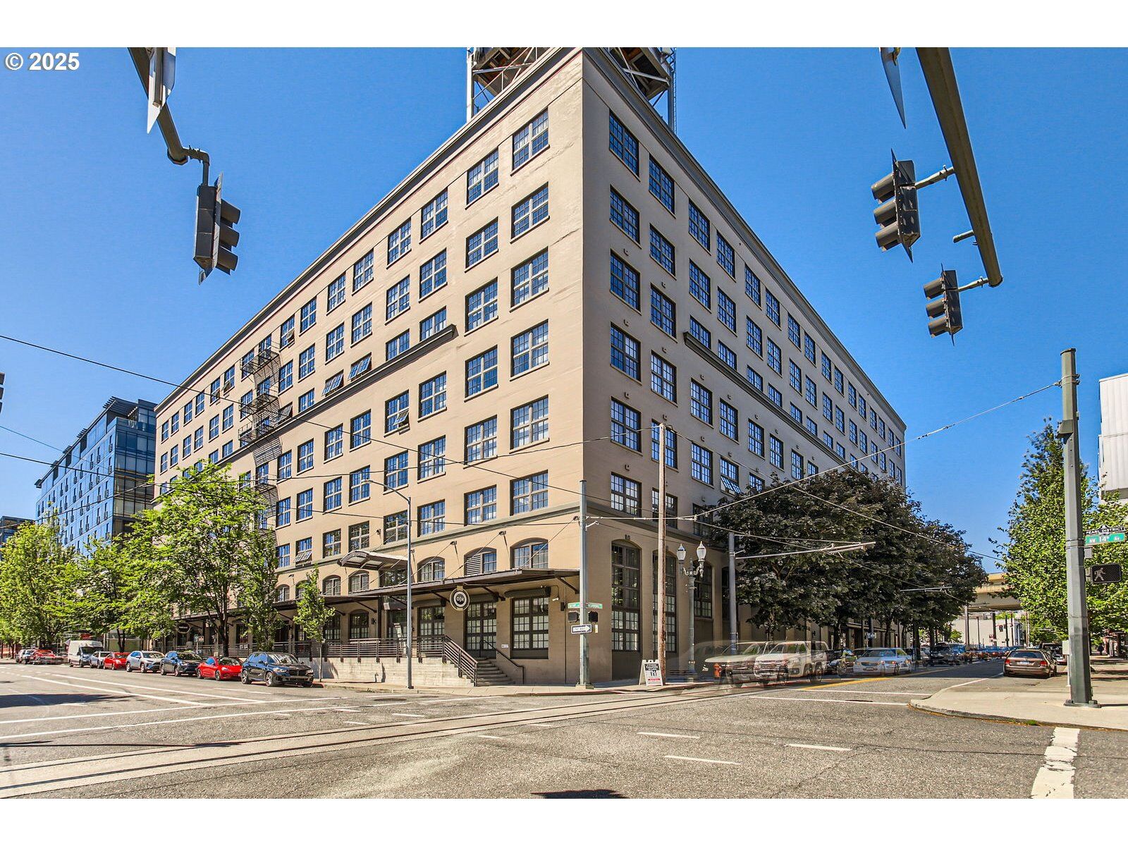 Property Photo:  1420 NW Lovejoy St 327  OR 97209 