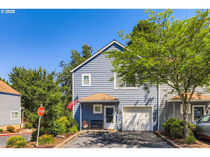 Property Photo:  7151 SW Sagert St 101  OR 97062 