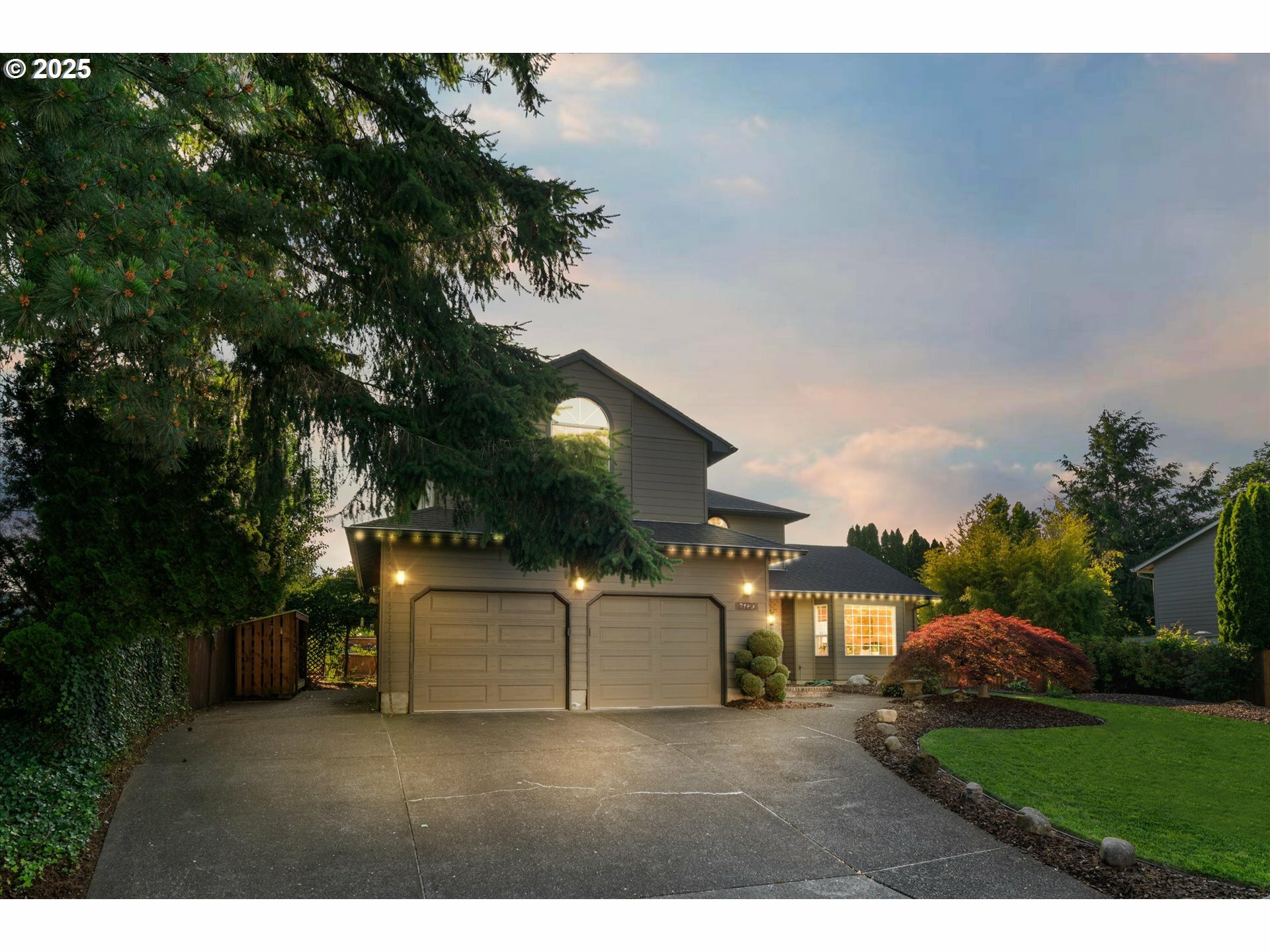 Property Photo:  714 NW 4th Ave  WA 98604 