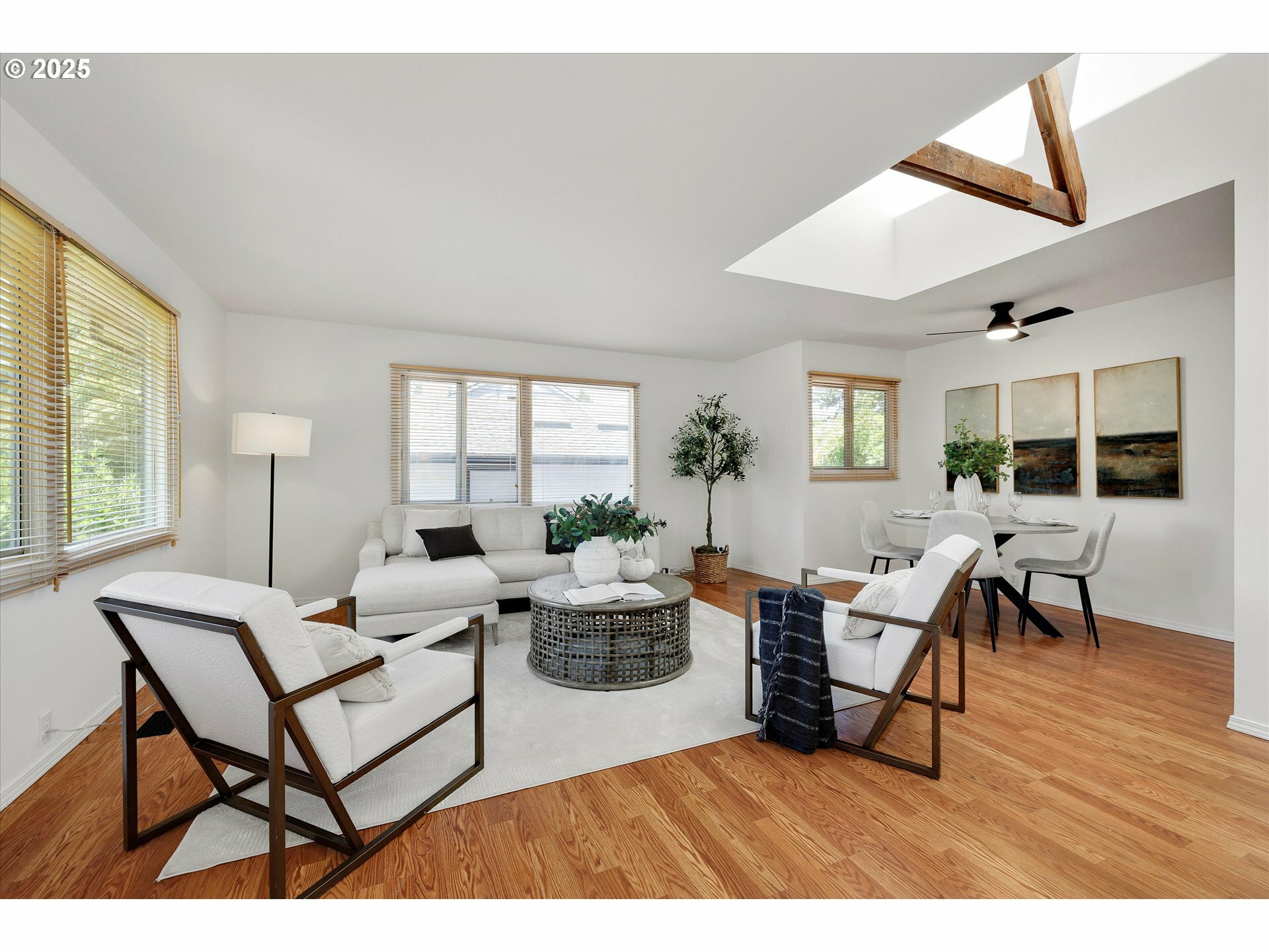 Property Photo: 4429 SE Raymond St OR 97206