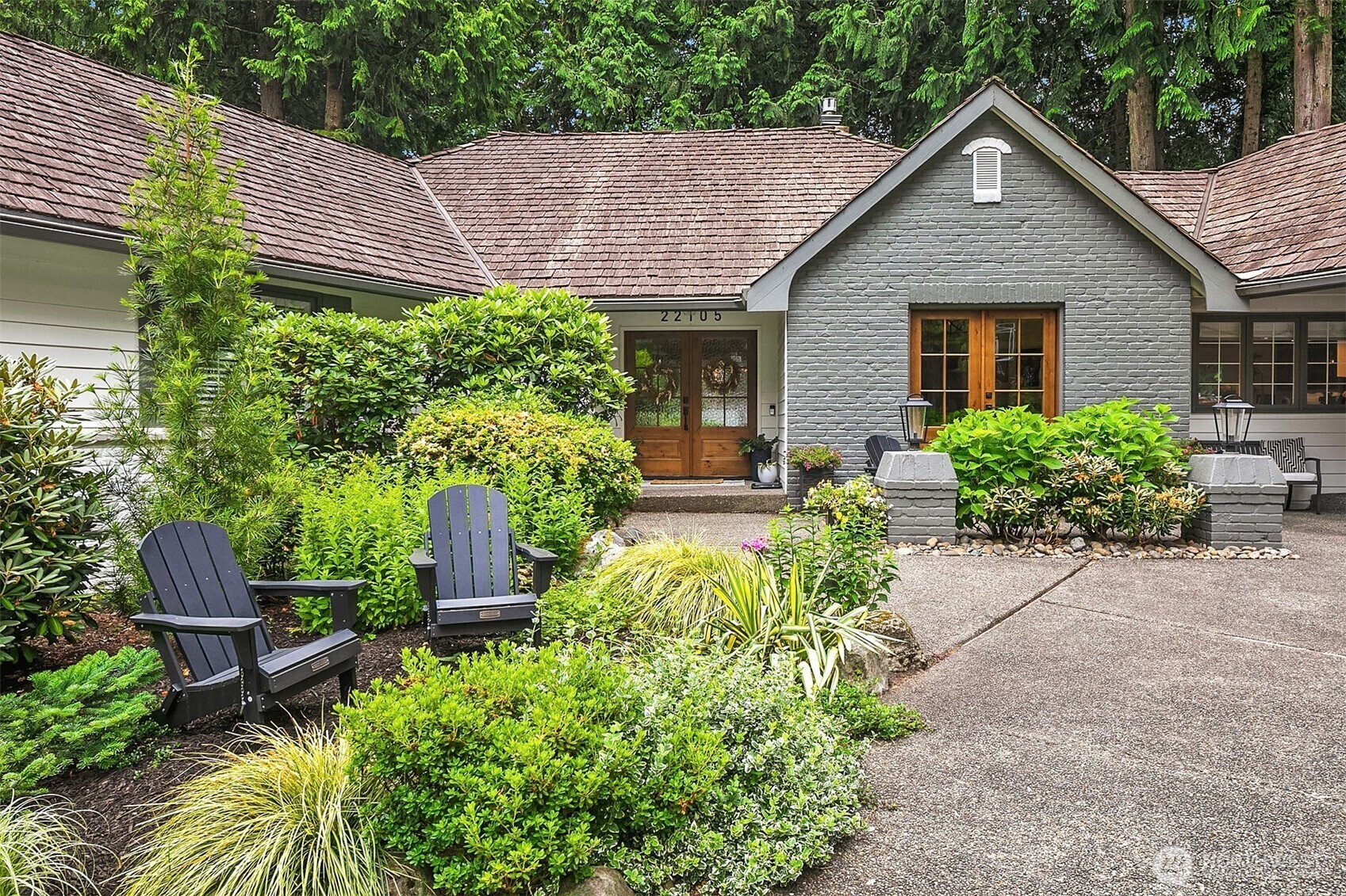 Property Photo: 22105 NE 28th Place WA 98074