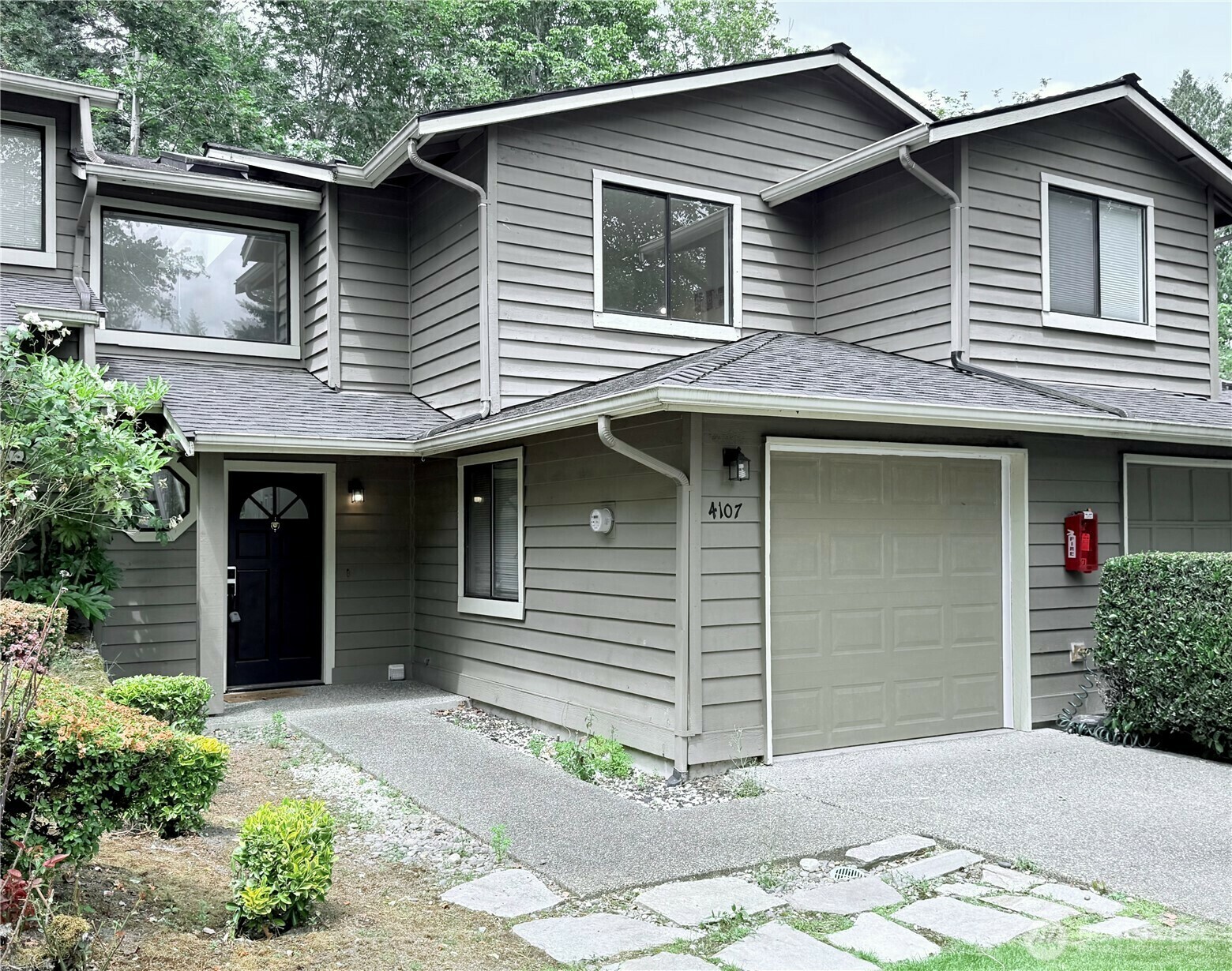 Property Photo: 4107 159th Avenue NE 22C WA 98052