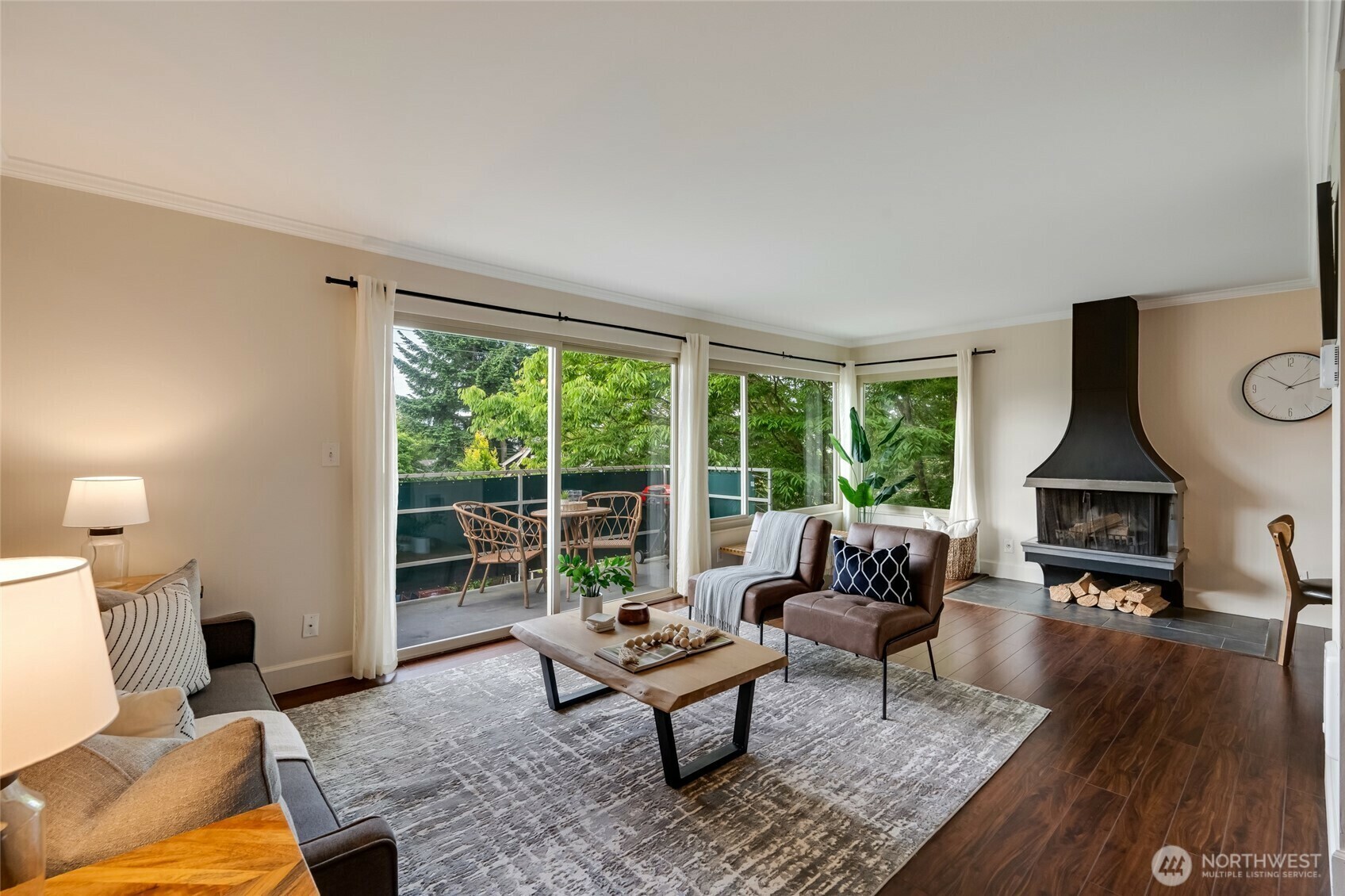 Property Photo: 1110 E Harrison Street 301 WA 98102
