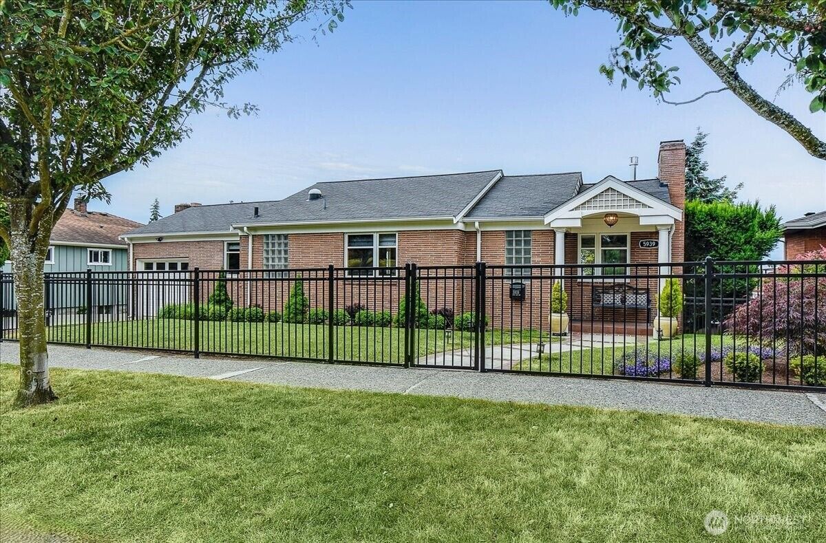 Property Photo:  5939  36th Avenue SW  WA 98126 