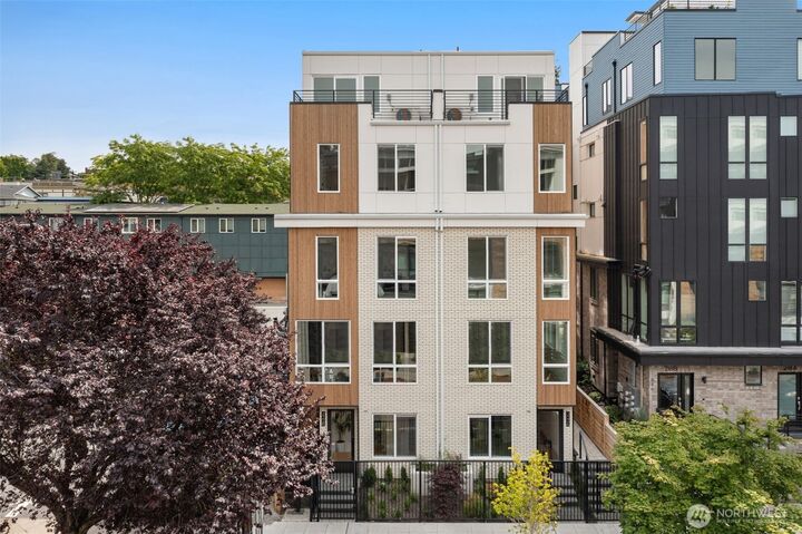 222 B  10th Avenue E  Seattle WA 98102 photo