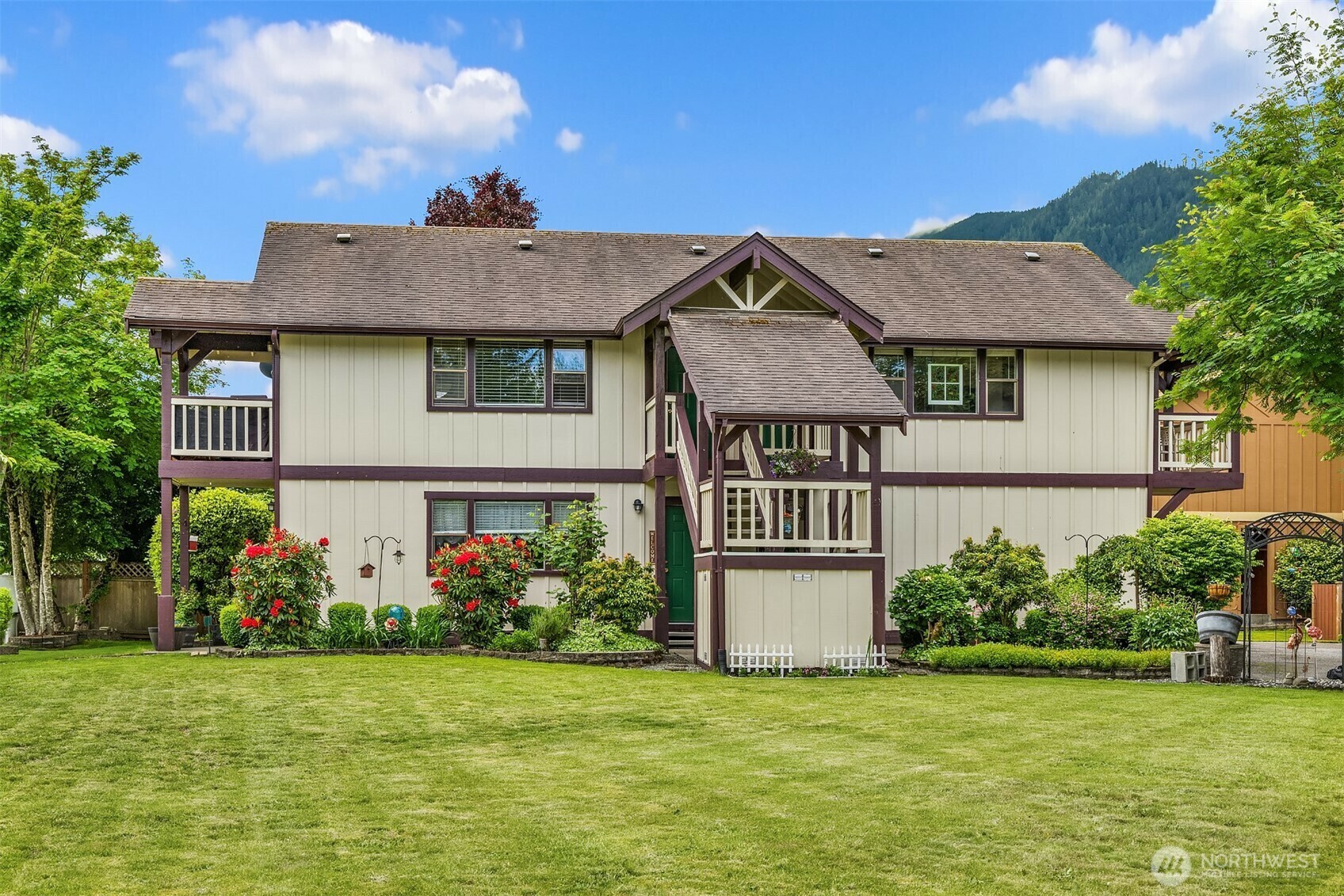Property Photo: 418 Stow Avenue S WA 98045