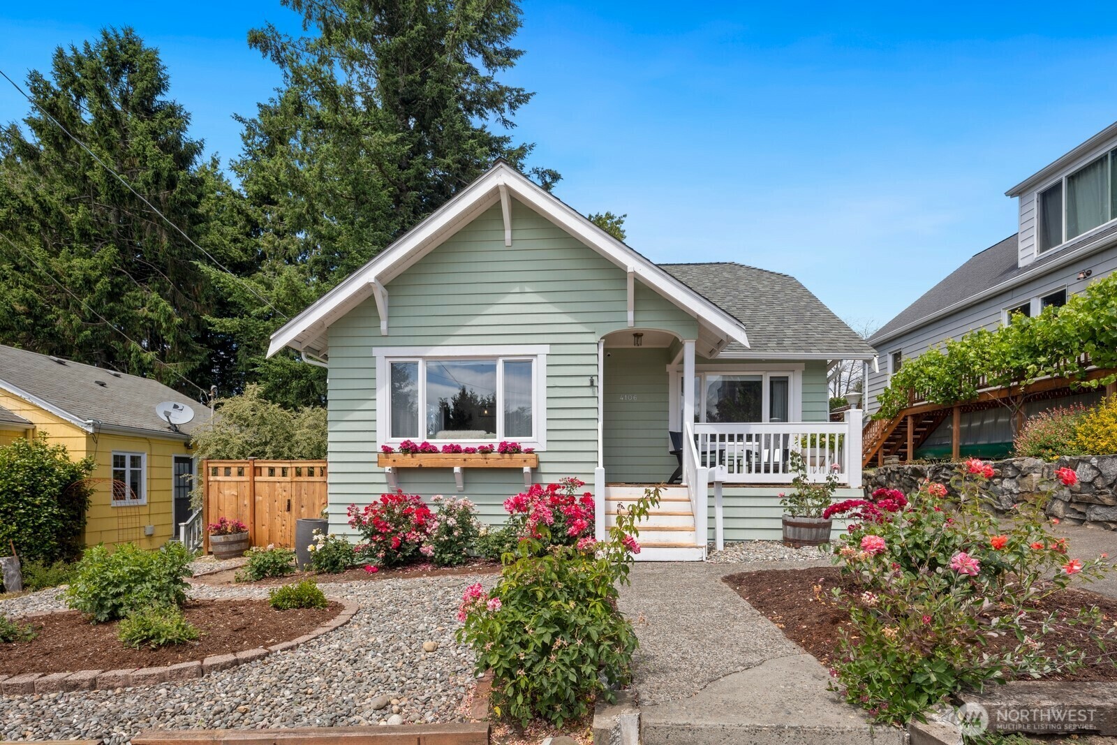 Property Photo: 4106 SW Kenyon Street WA 98136