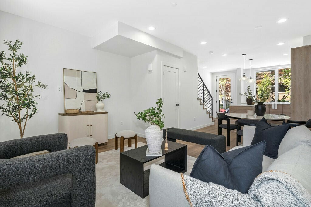 Property Photo: 118 B 2nd Street S WA 98033