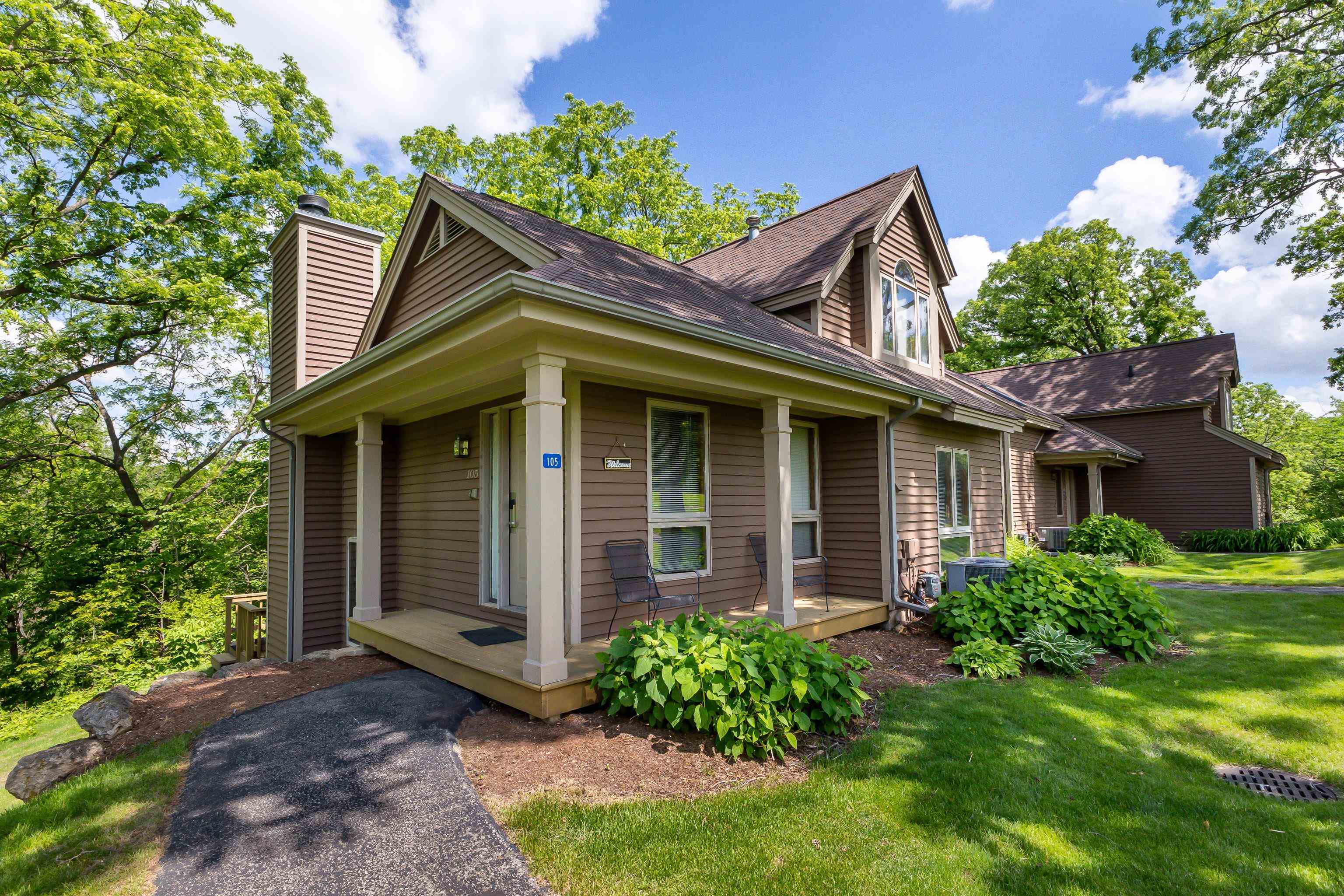 Property Photo: 105 Walnut Hill Drive IL 61036