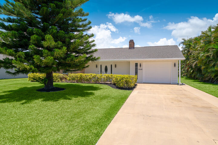 Property Photo:  2058 SE Watercrest Street  FL 34984 
