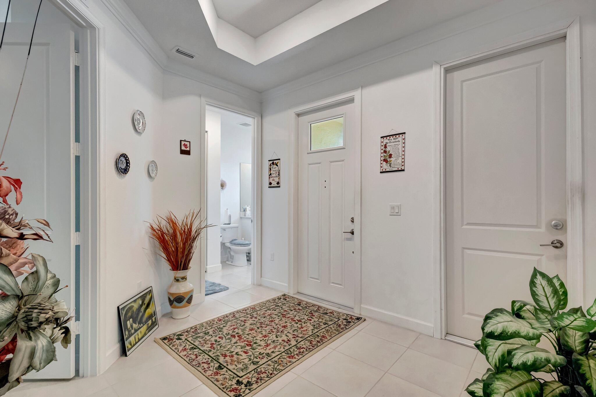 Property Photo: 556 SE Mulberry Way FL 34984