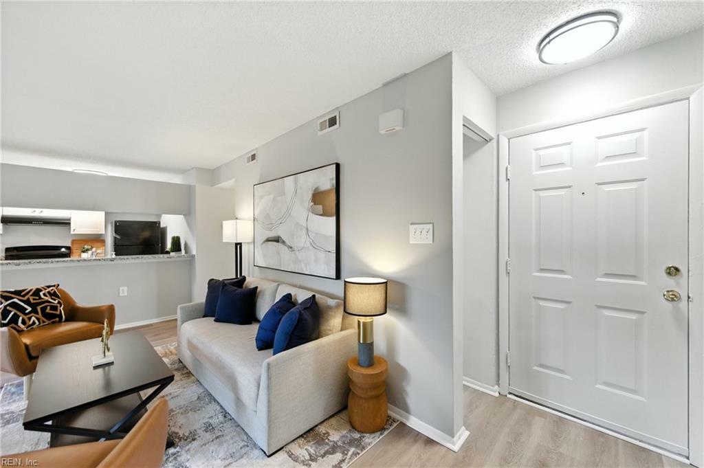 Property Photo: 628 Crows Nest Ct 101 VA 23462
