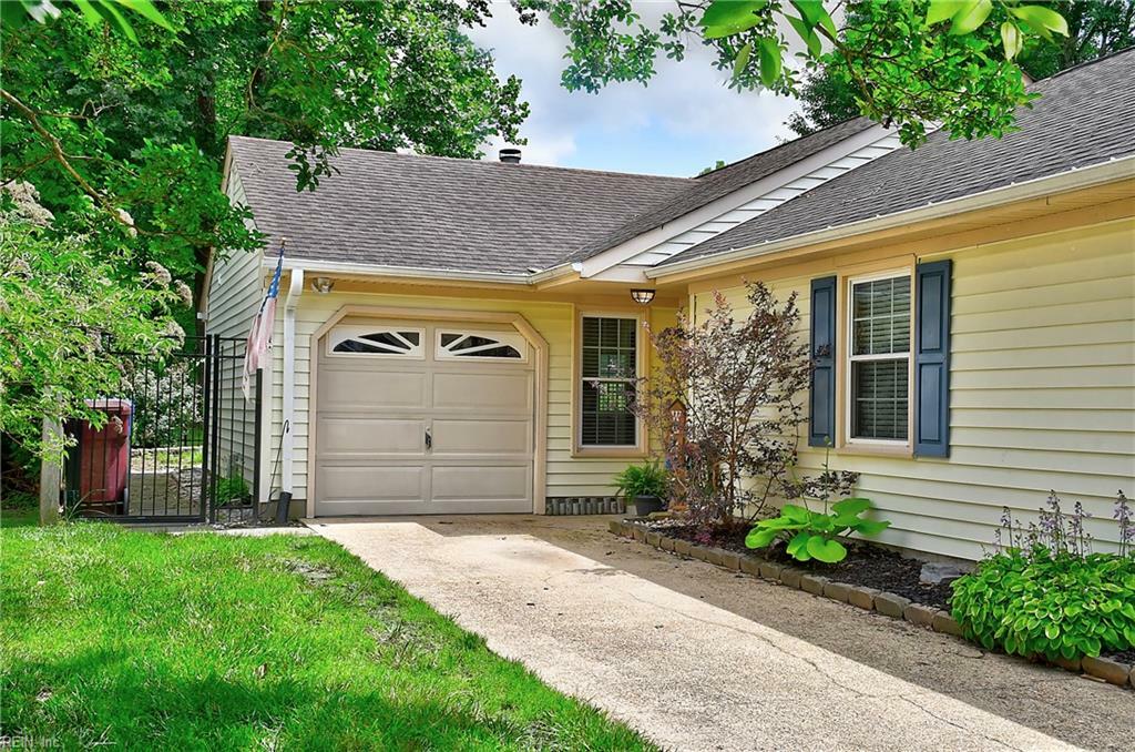 Property Photo: 2203 Shepherds Ct VA 23320
