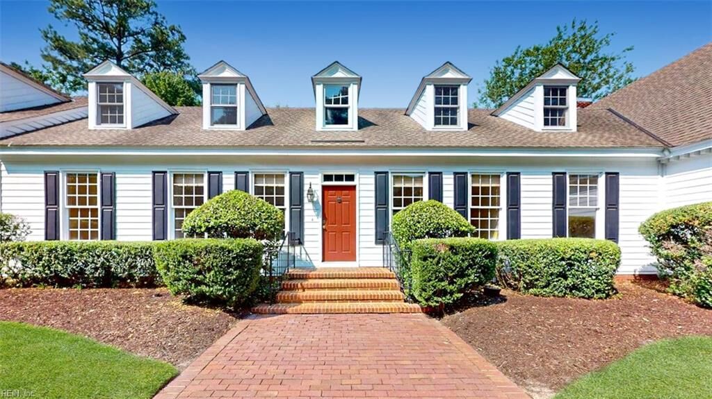 Property Photo: 105 Dogleg Dr VA 23188
