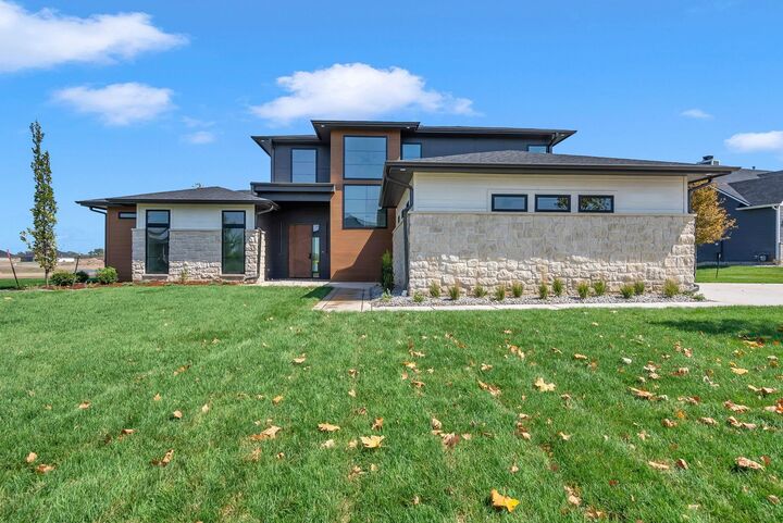 Property Photo:  5118 Shoreside Street  KS 67101 