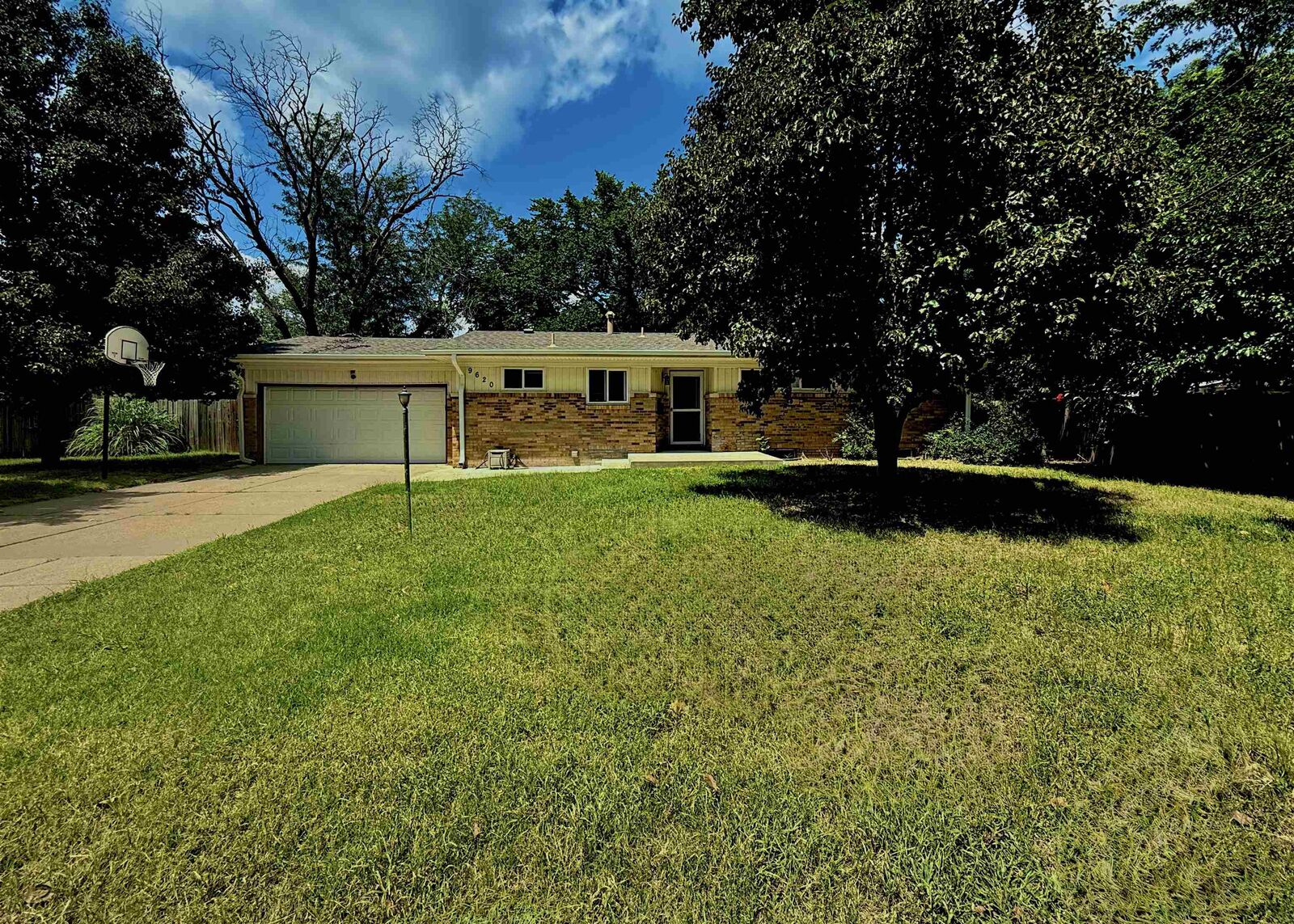 Property Photo: 9620 W Tee Ln KS 67212