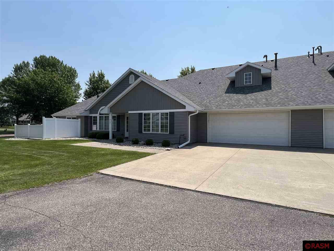 Property Photo: 712 Grayhawk MN 56001