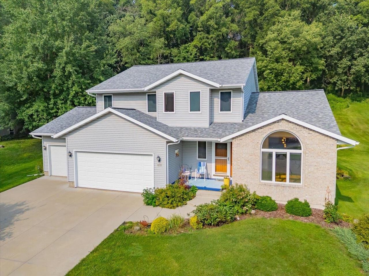 Property Photo:  2057 Glacier Circle  WI 53528 