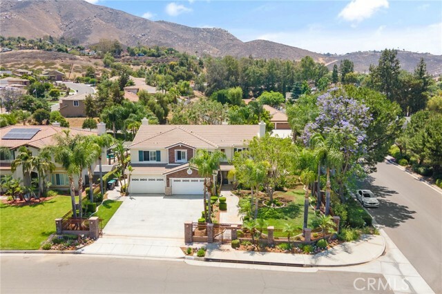 Property Photo: 2394 Old Heritage Road CA 92503