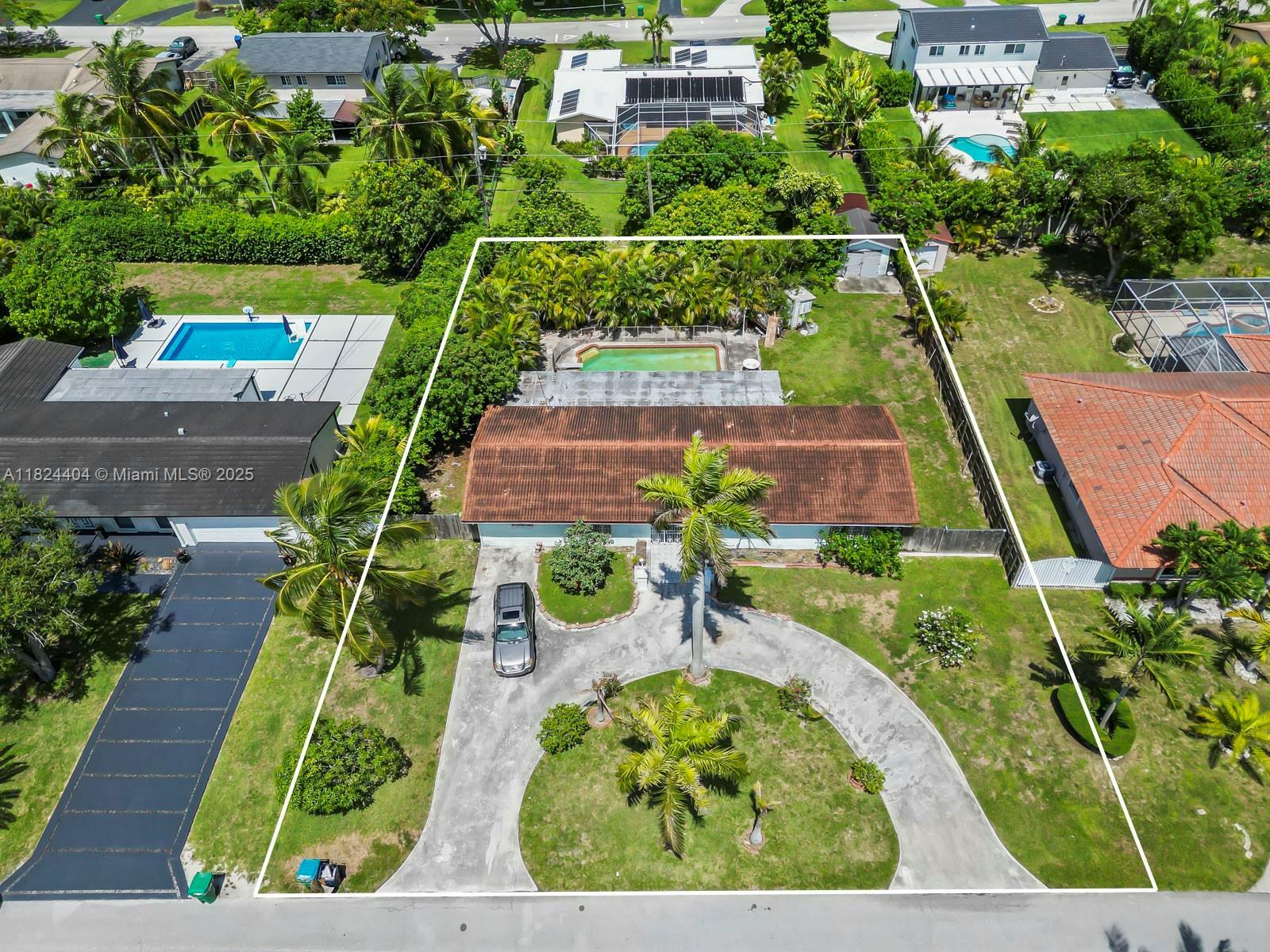 Property Photo: 17430 SW 92nd Ct FL 33157