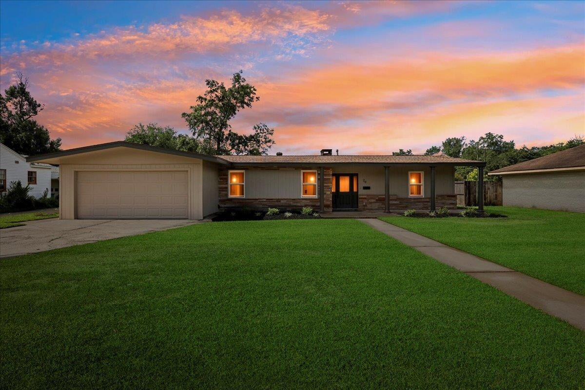 Property Photo:  29 Knotty Pine  TX 77630 