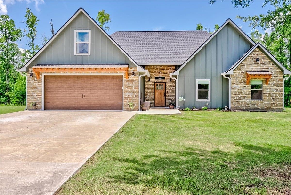 Property Photo: 4801 Candlewick Dr TX 77630