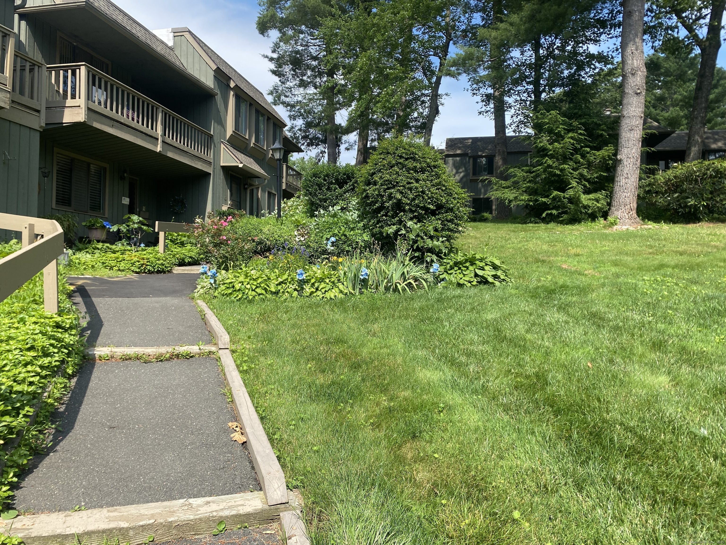 Property Photo:  9 Village Road 9  CT 06489 