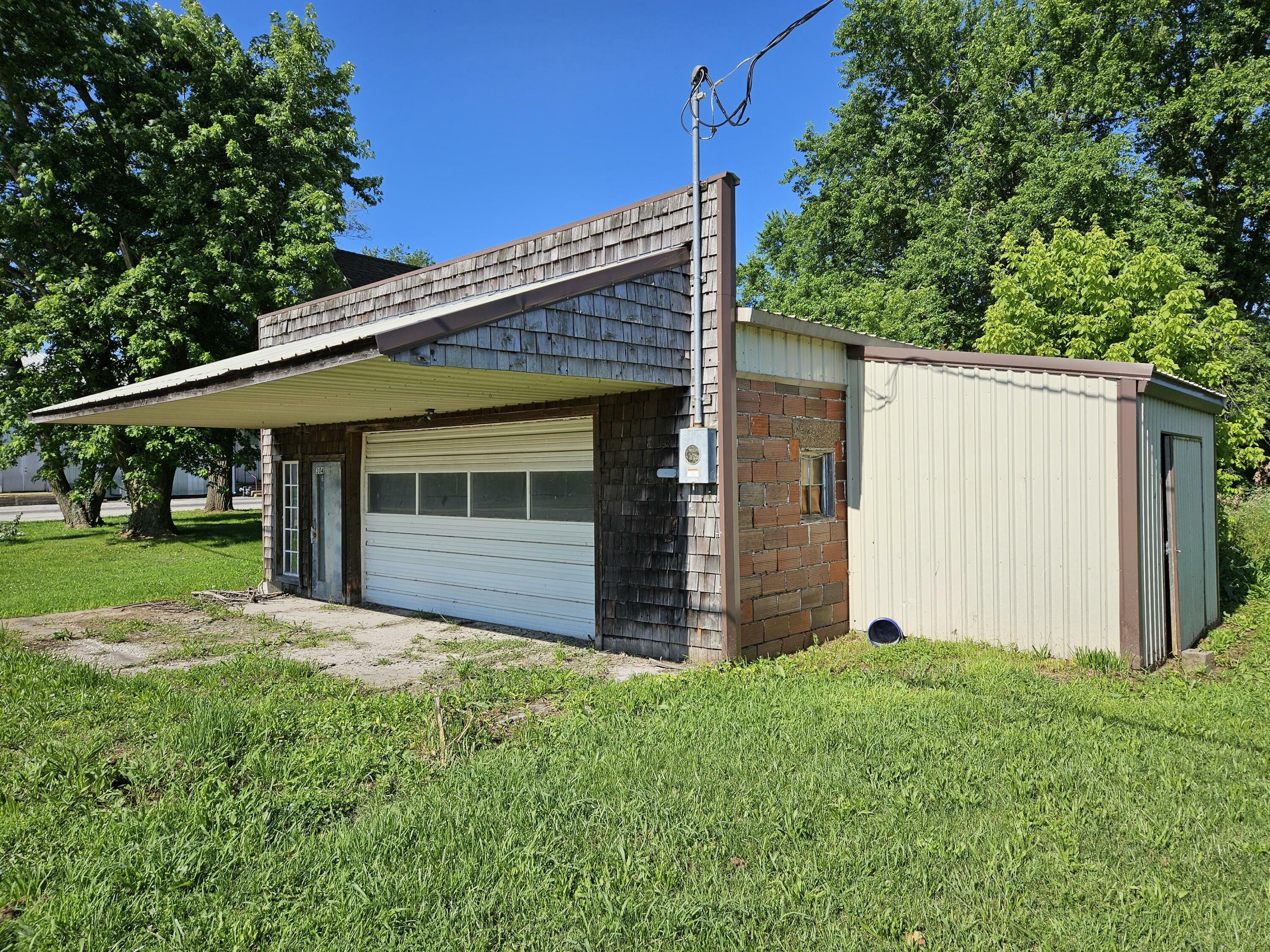 Property Photo: 101 W 3rd Street MO 65654