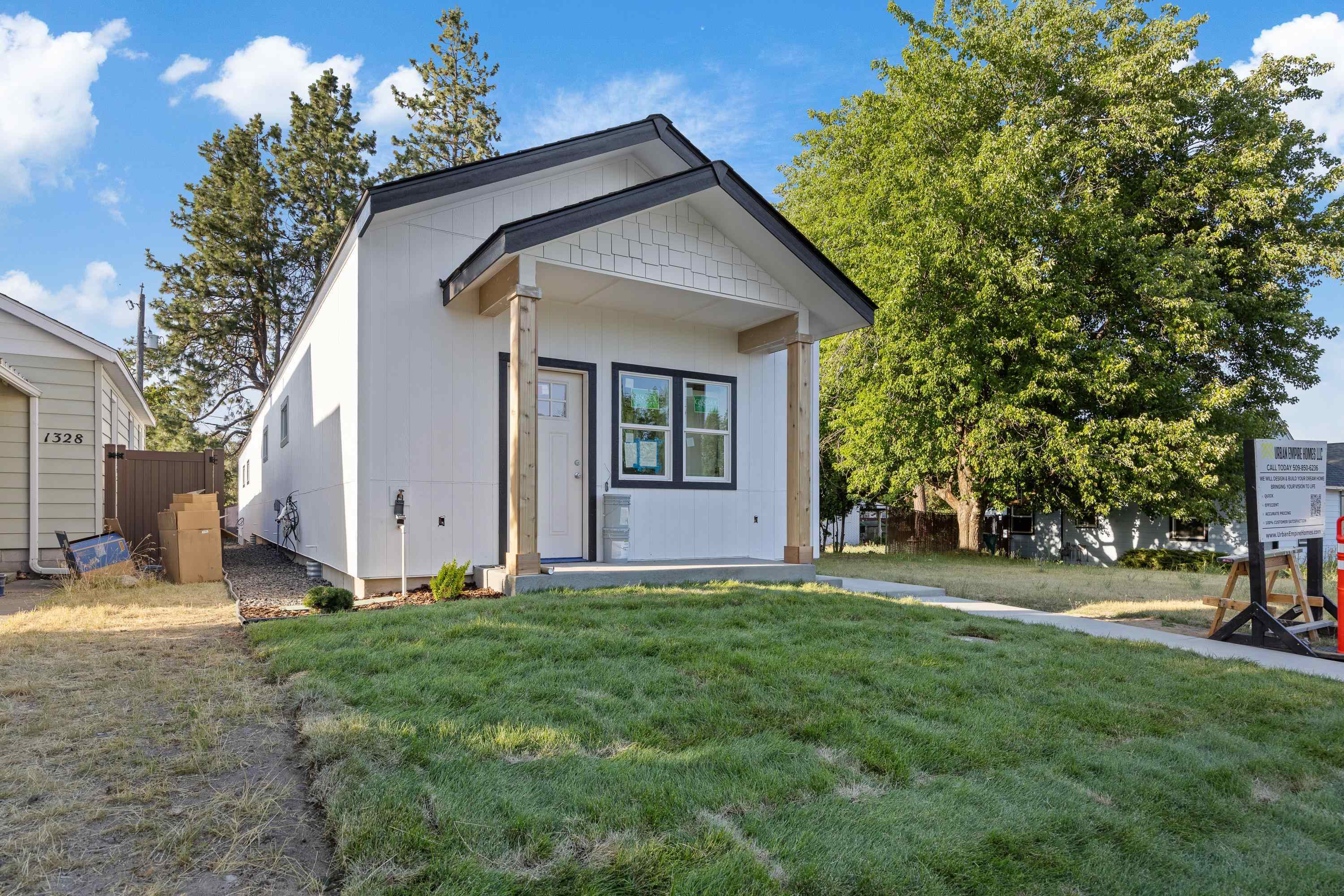 Property Photo: 1324 W Dalke Ave WA 99205