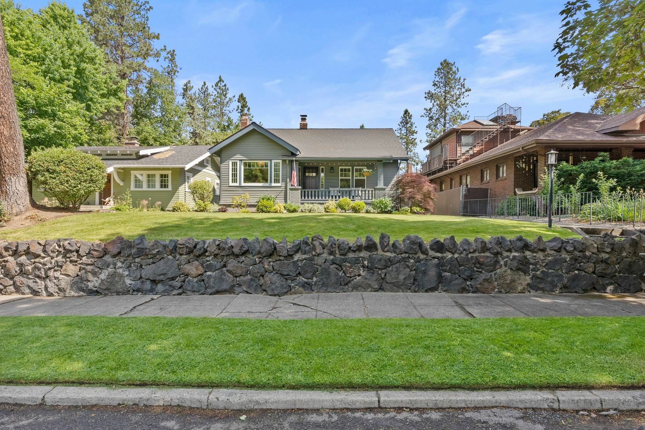 Property Photo:  1008 W 18th Ave  WA 99203 