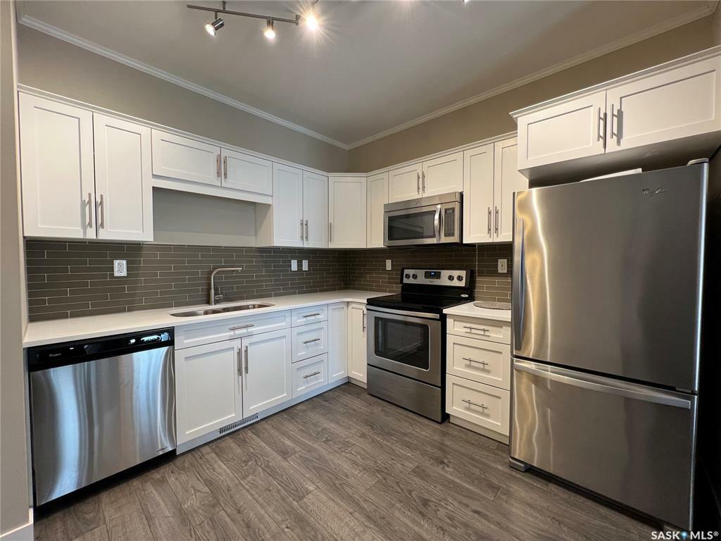 Property Photo:  720 Baltzan Boulevard 110  SK S7W 0G6 