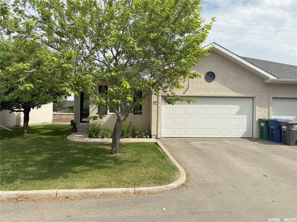 Property Photo: 110 Banyan Crescent 12 SK S7V 1G7